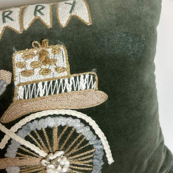 Green Velvet Merry Christmas Embroidered Pillow Gift Bike Metallic Floral - Picture 8 of 15